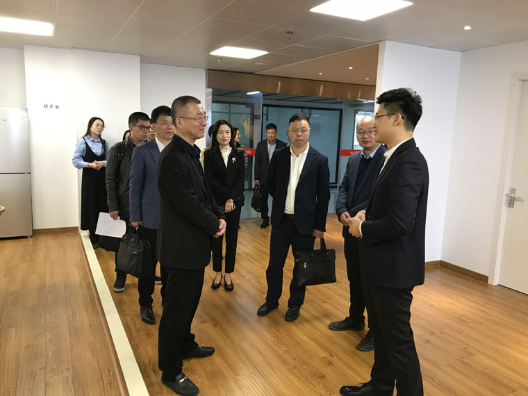 共话行业发展    厚成未来可期