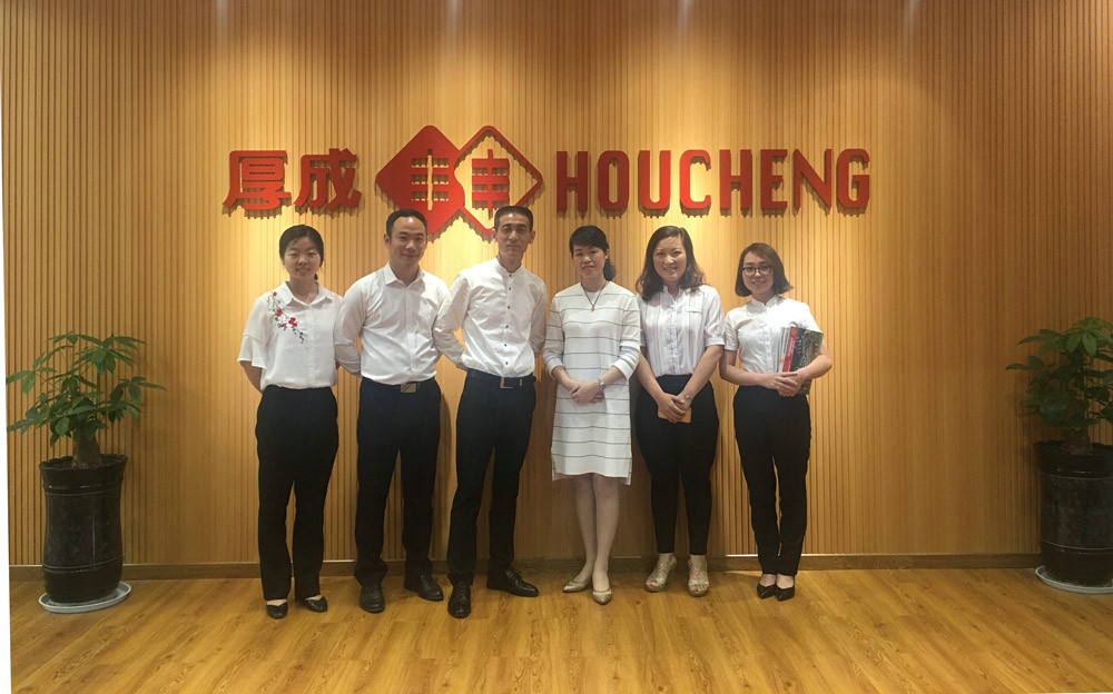 温州大学与厚成开展校企合作交流