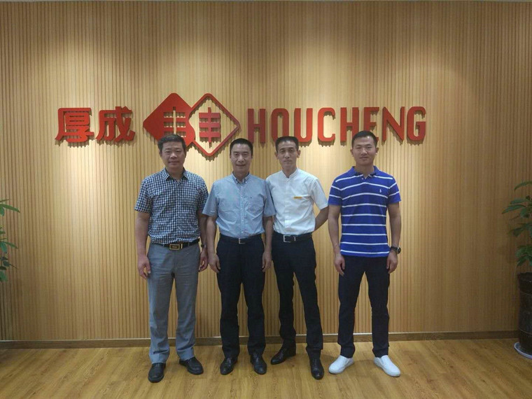 一扇窗口   正在被打开